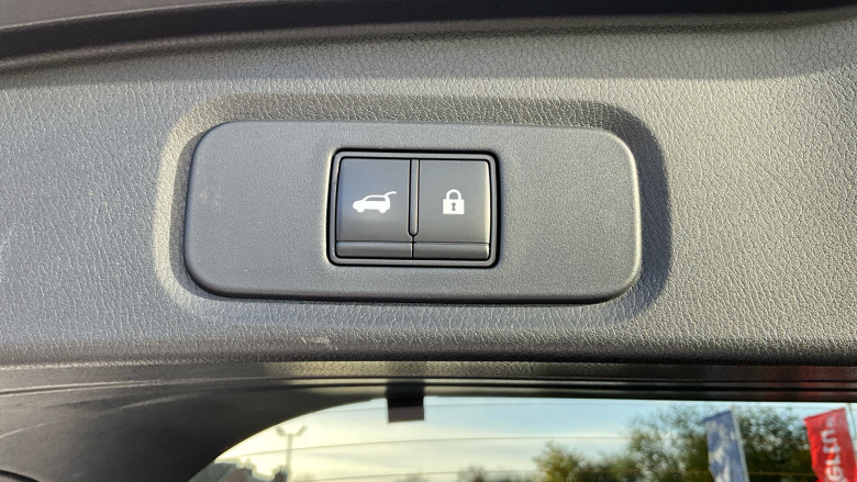 Nissan Qashqai 1.3 DiG-T MH Tekna 5dr Petrol Hatchback